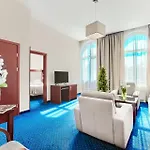 Atrium فندق 4*