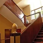 Atrium فندق