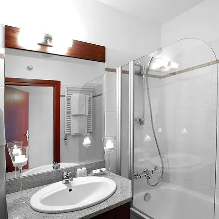 Atrium Hotel 4*